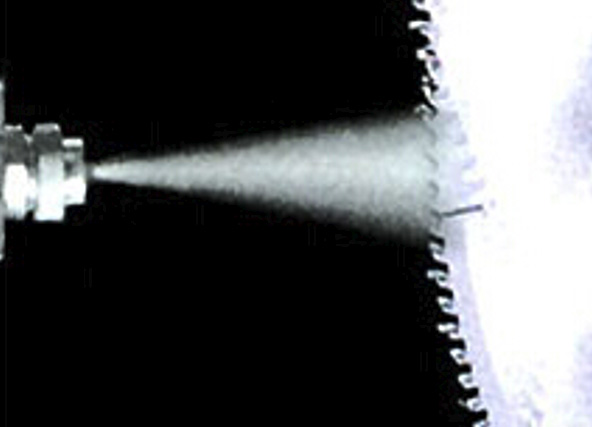 鋁材切割機能不能干切？需要潤滑油嗎？