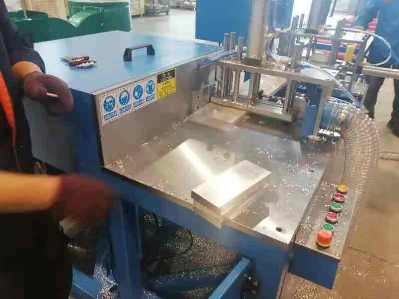 鋁材自動(dòng)切割機(jī)450-客戶現(xiàn)場(chǎng)1-切割實(shí)心材料-2 鋁材自動(dòng)切割機(jī)450-客戶現(xiàn)場(chǎng)1-切割實(shí)心材料-2