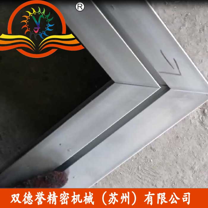 轉角度鋁型材切割機效果圖 轉角度鋁型材切割機效果圖