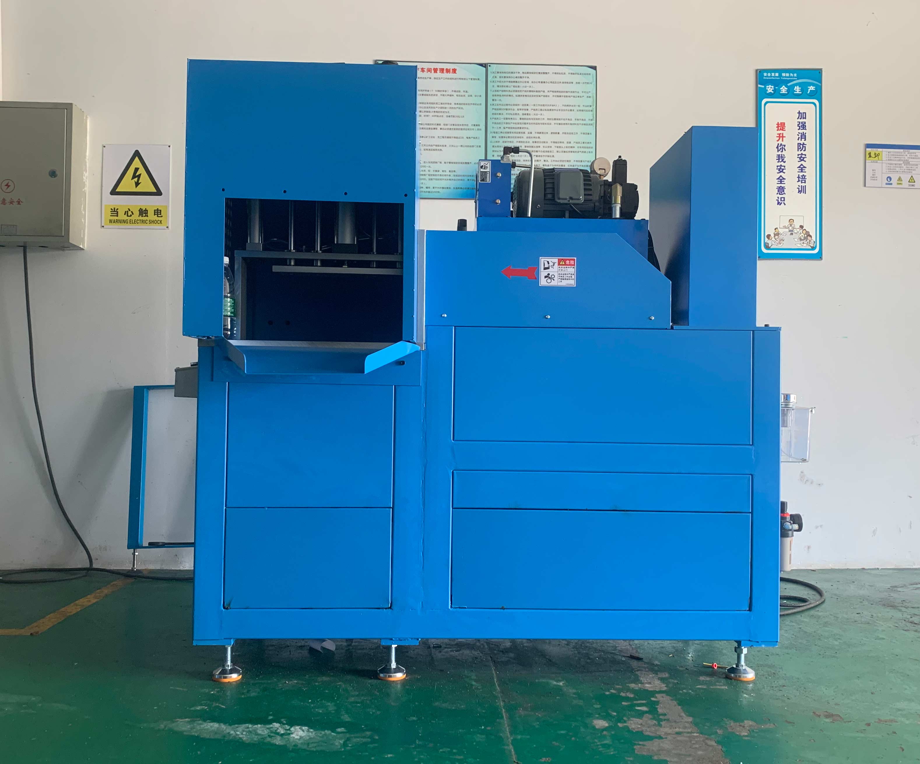 關于常見的兩種切鋁機設備進刀方式:橫向進刀、上下進刀